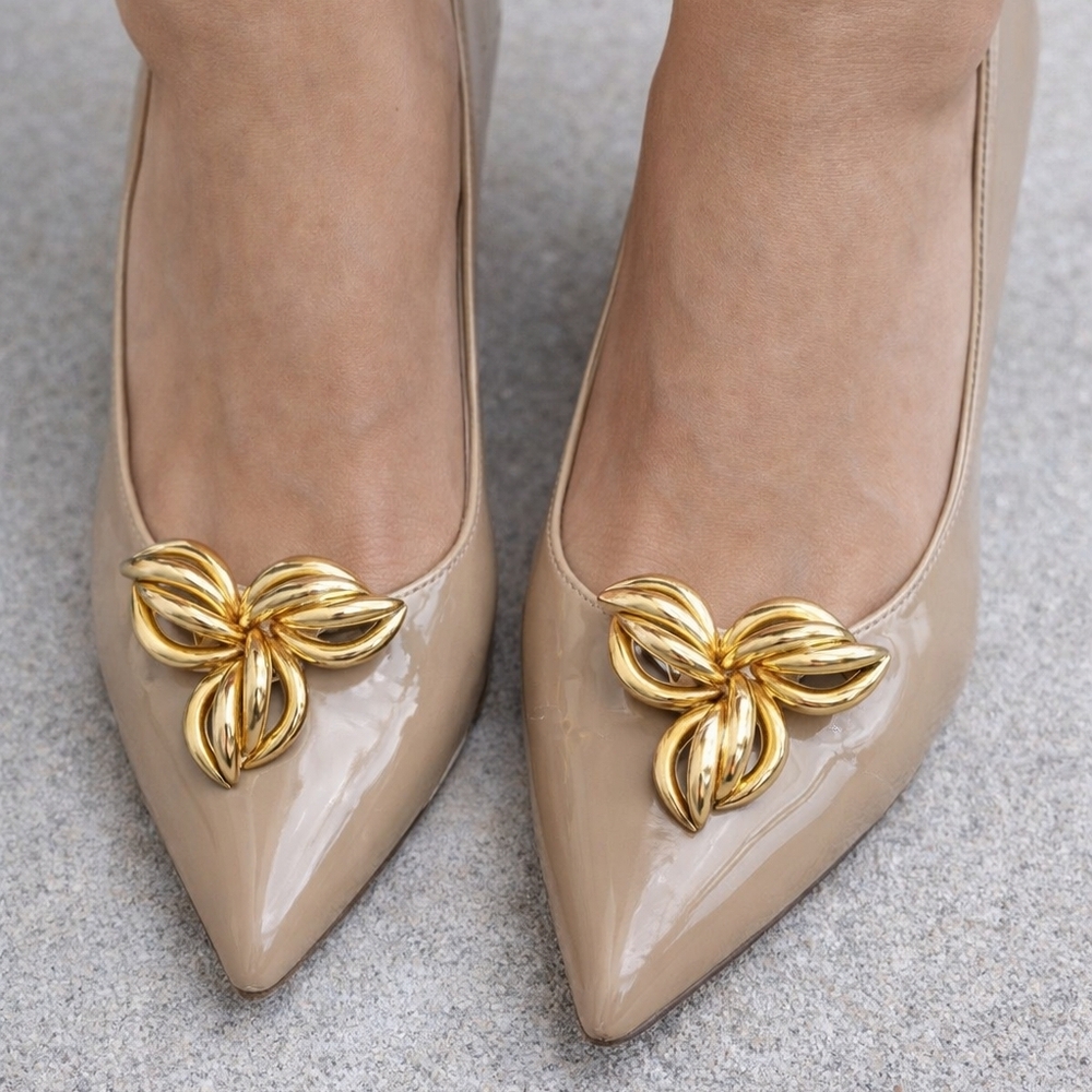 Colorful Accents - Jewelry for your shoes - Gold Bows